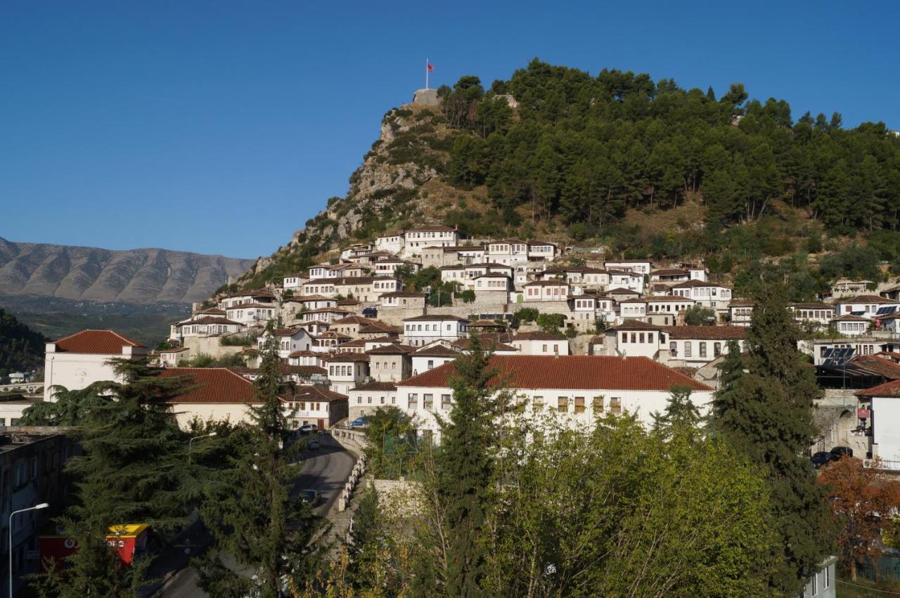 Portik Hotel Berat Exterior foto