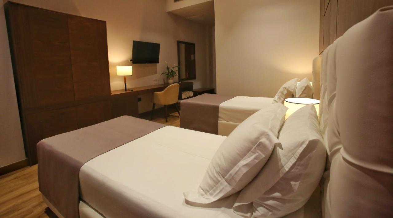 Portik Hotel Berat Exterior foto